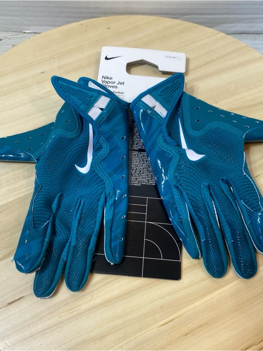 Nike Women's Vapor Jet 8.0 Football Gloves Teal Size Small NWT!